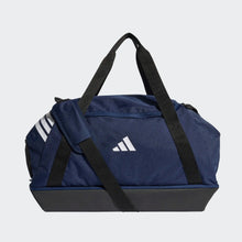 Lade das Bild in den Galerie-Viewer, SV Kyllburg - TIRO DUFFLE BAG MEDIUM WITH BOTTOM COMPARTMENT
